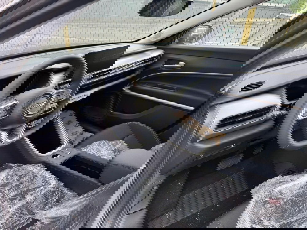 Jeep Avenger nuova a Salerno (8)