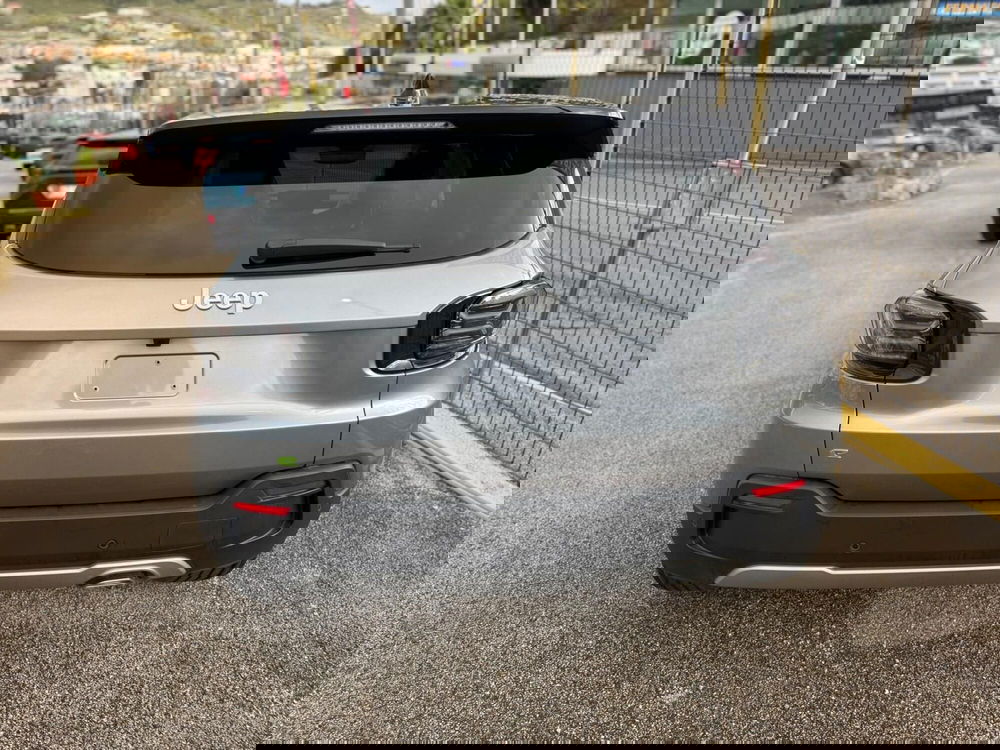 Jeep Avenger nuova a Salerno (9)