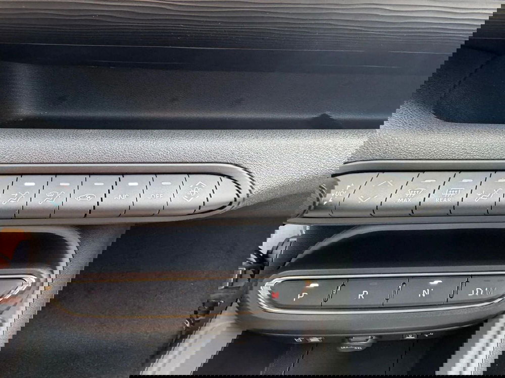 Jeep Avenger nuova a Salerno (13)