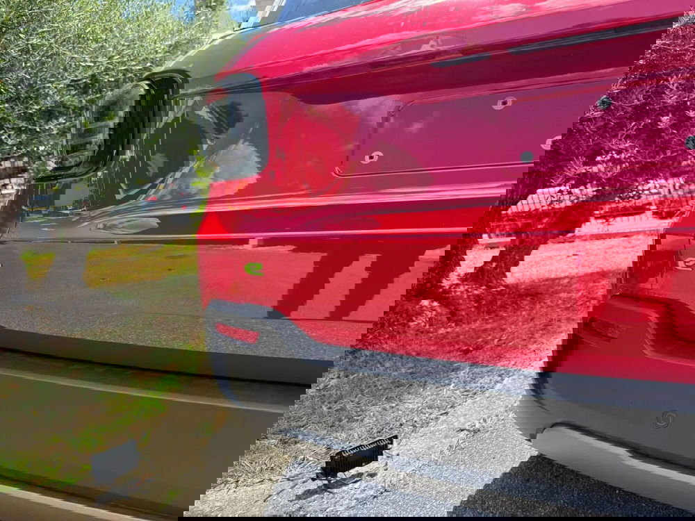 Jeep Avenger nuova a Salerno (15)