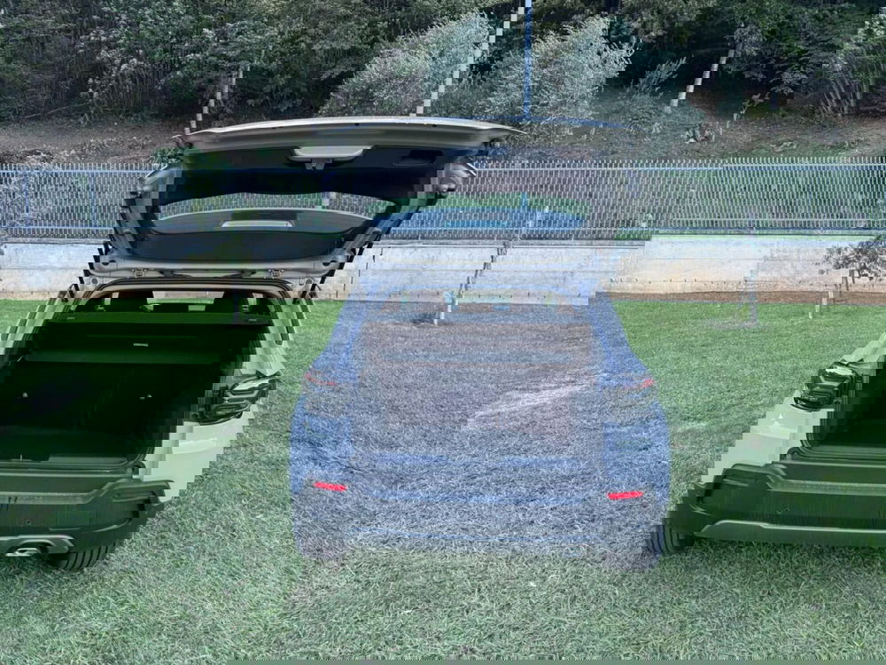 Jeep Avenger nuova a Salerno (12)