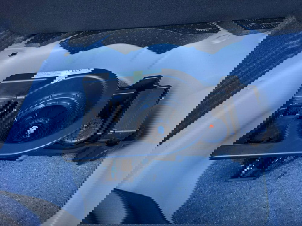 Jeep Avenger nuova a Salerno (13)