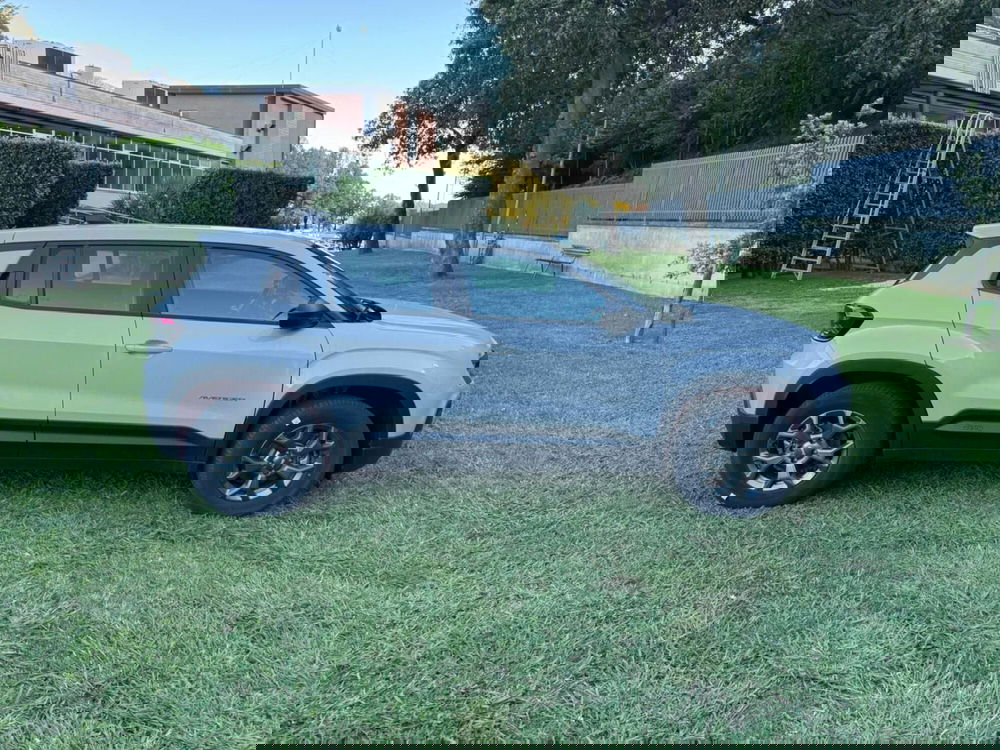 Jeep Avenger nuova a Salerno (14)