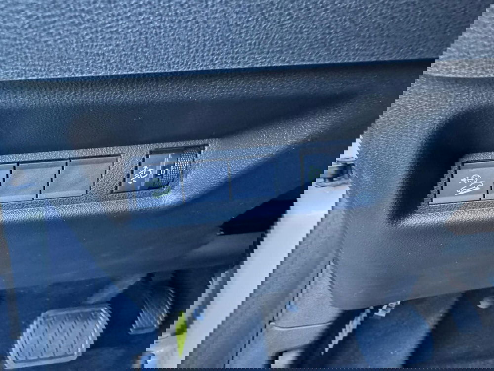 Jeep Avenger nuova a Salerno (16)