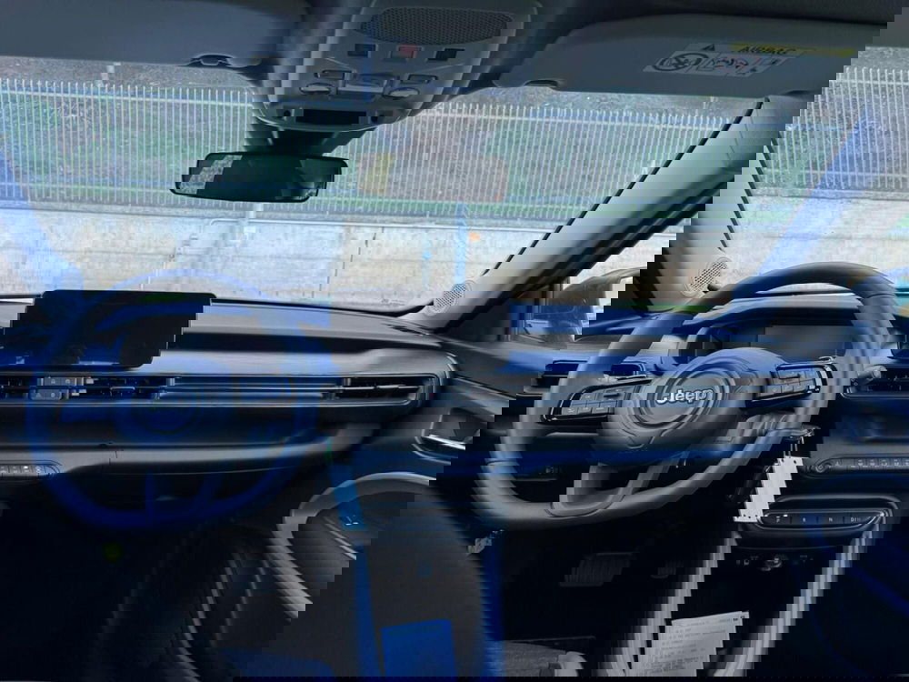 Jeep Avenger nuova a Salerno (5)