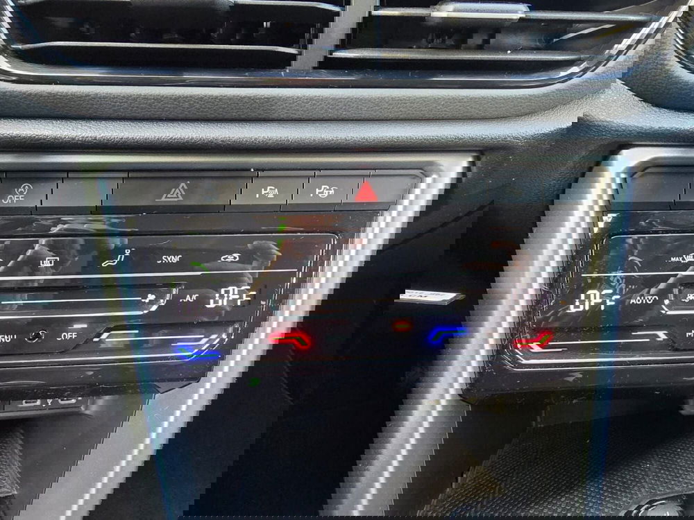 Volkswagen T-Roc usata a Massa-Carrara (11)