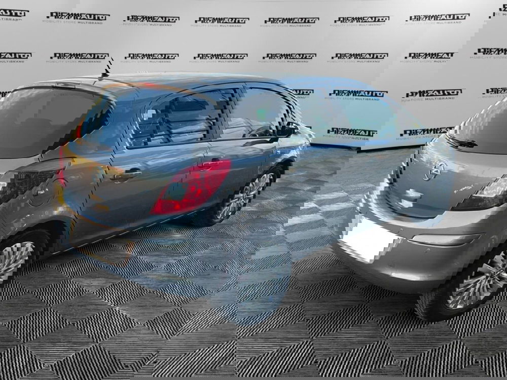 Opel Corsa usata a Piacenza (5)
