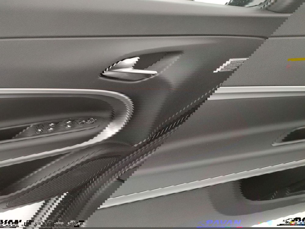 Jeep Avenger nuova a Padova (9)