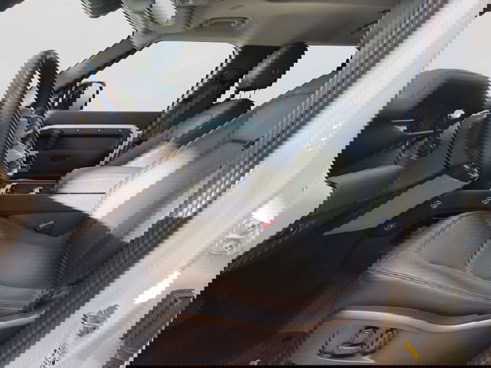 Land Rover Defender usata a Latina (11)