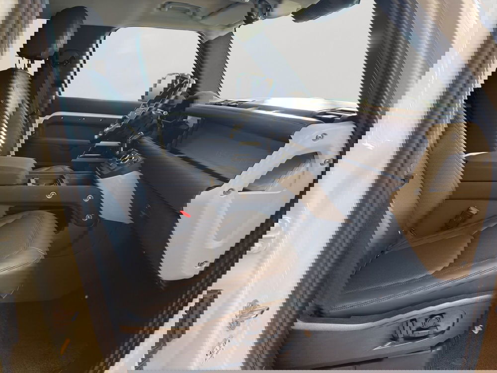 Land Rover Defender usata a Latina (3)