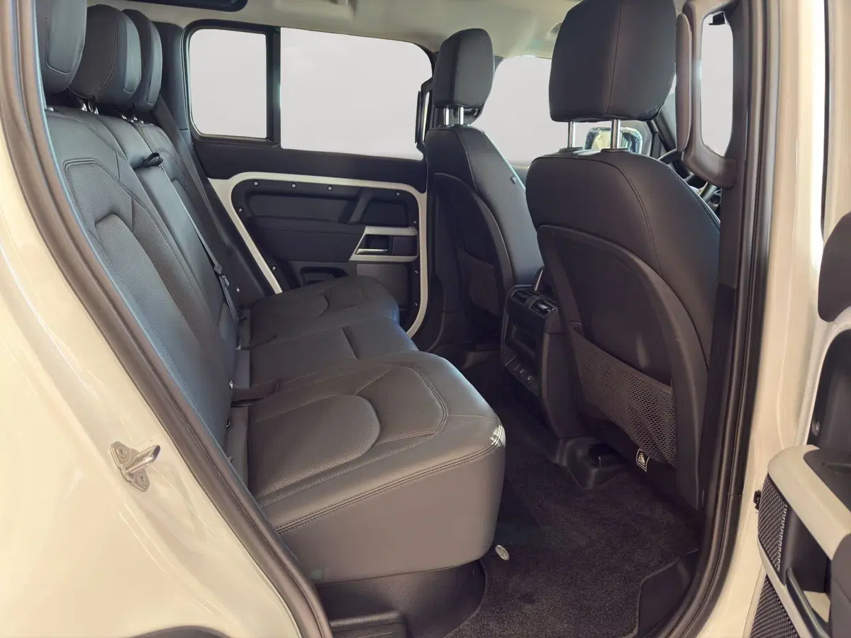 Land Rover Defender usata a Latina (5)