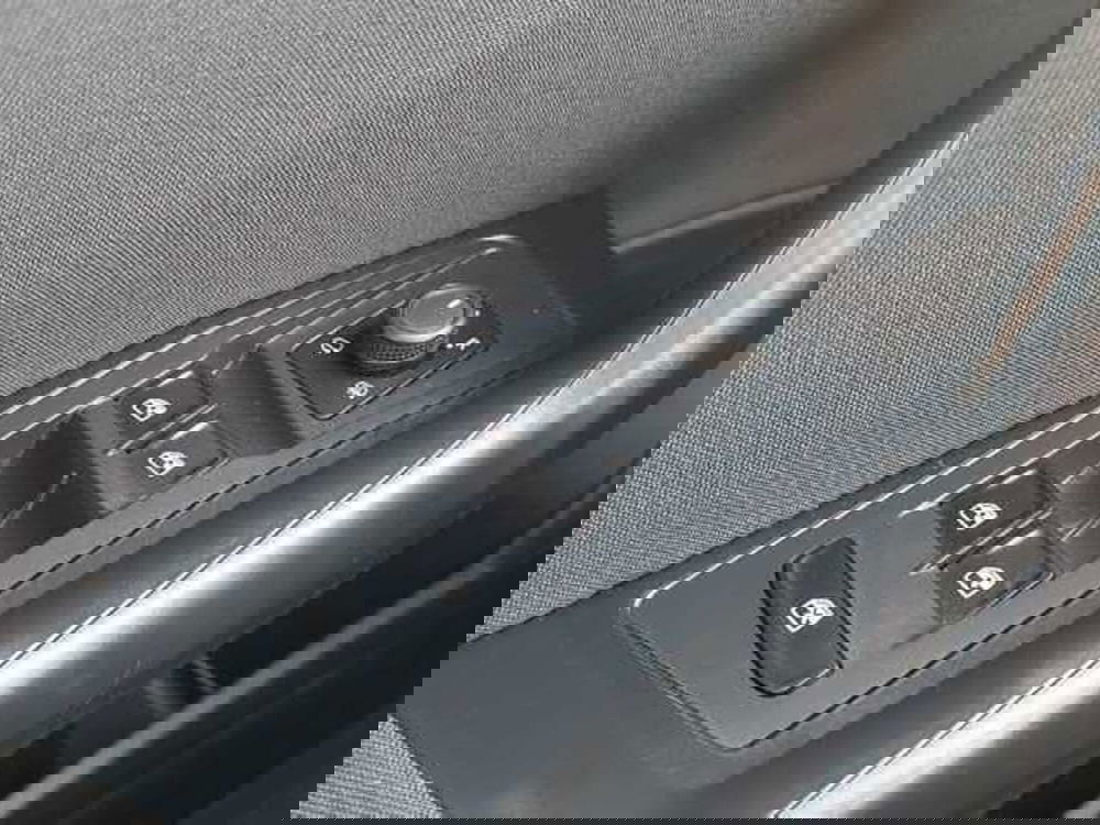 Volkswagen T-Roc usata a Ravenna (17)