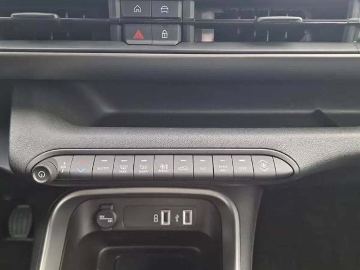 Jeep Avenger usata a Salerno (18)