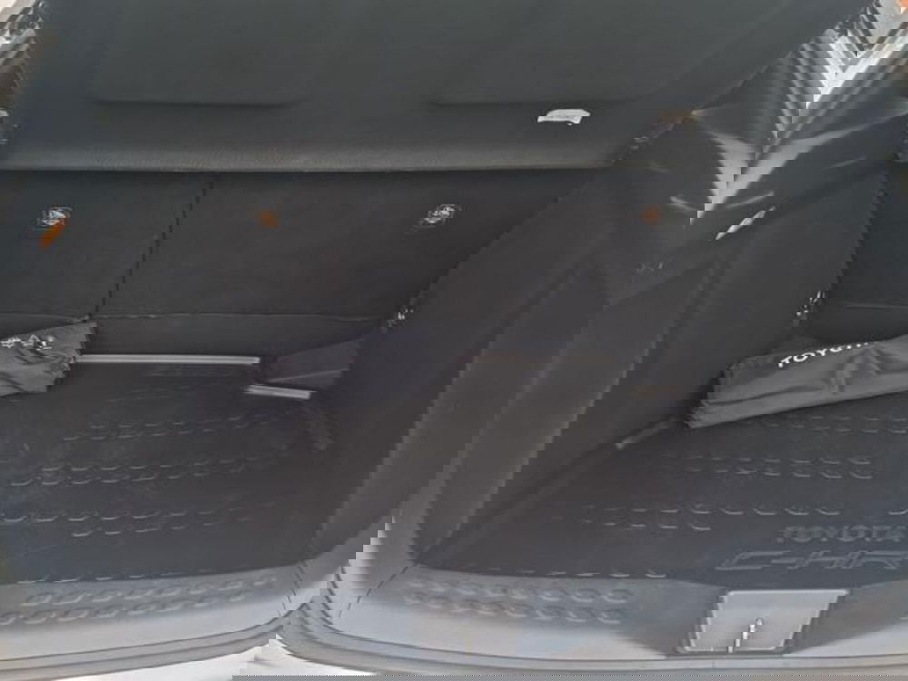 Toyota Toyota C-HR usata a Salerno (19)
