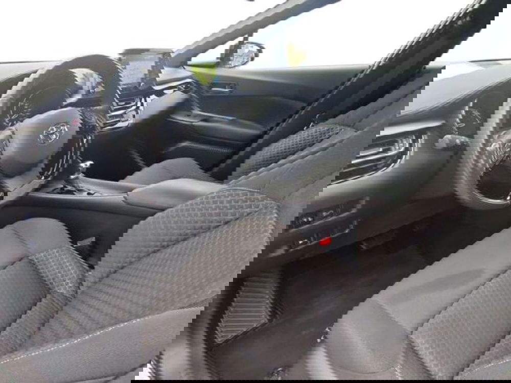 Toyota Toyota C-HR usata a Salerno (9)