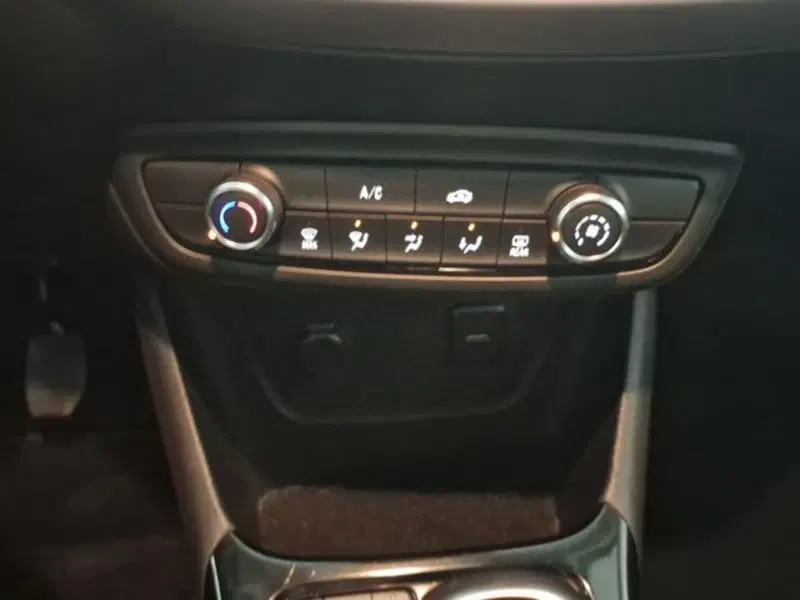 Opel Crossland usata a Salerno (18)