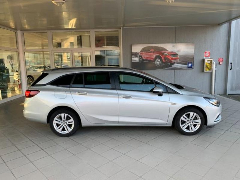 Opel Astra Station Wagon usata a Trieste (16)