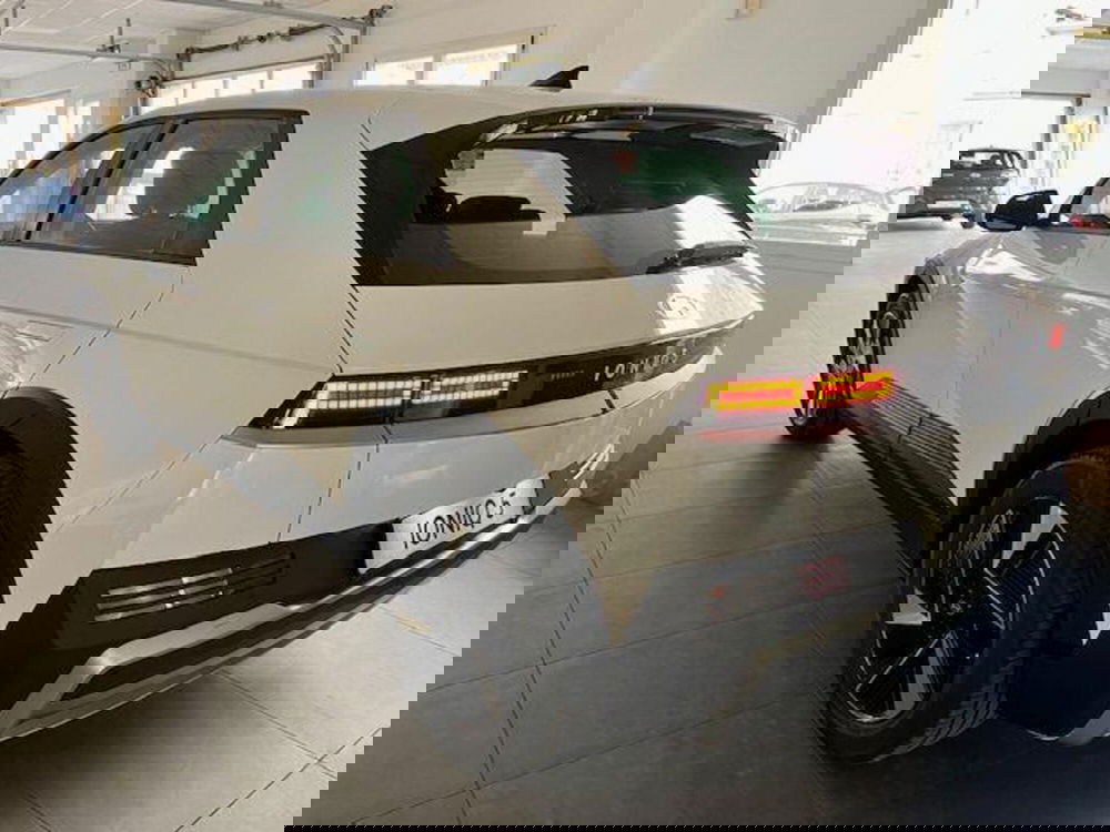 Hyundai Ioniq 5 nuova a Verbano Cusio Ossola (12)