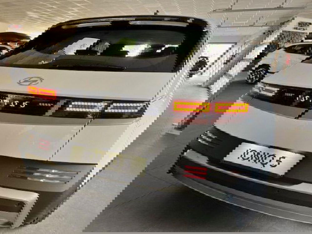 Hyundai Ioniq 5 nuova a Verbano Cusio Ossola (14)