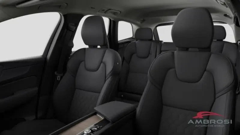 Volvo XC60 nuova a Perugia (6)