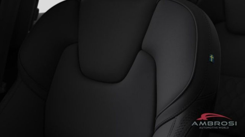 Volvo XC60 nuova a Perugia (11)