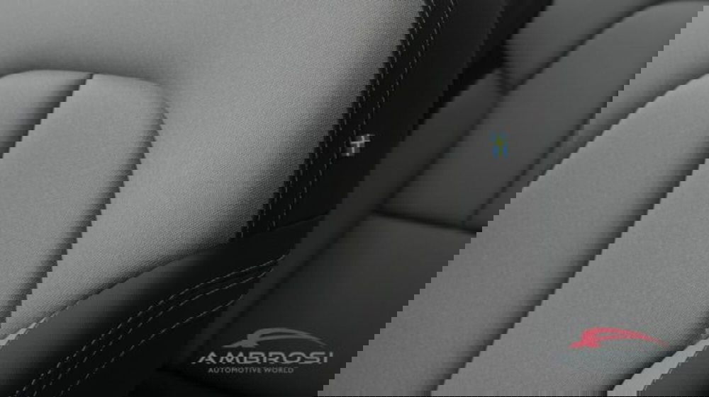 Volvo XC40 nuova a Perugia (14)