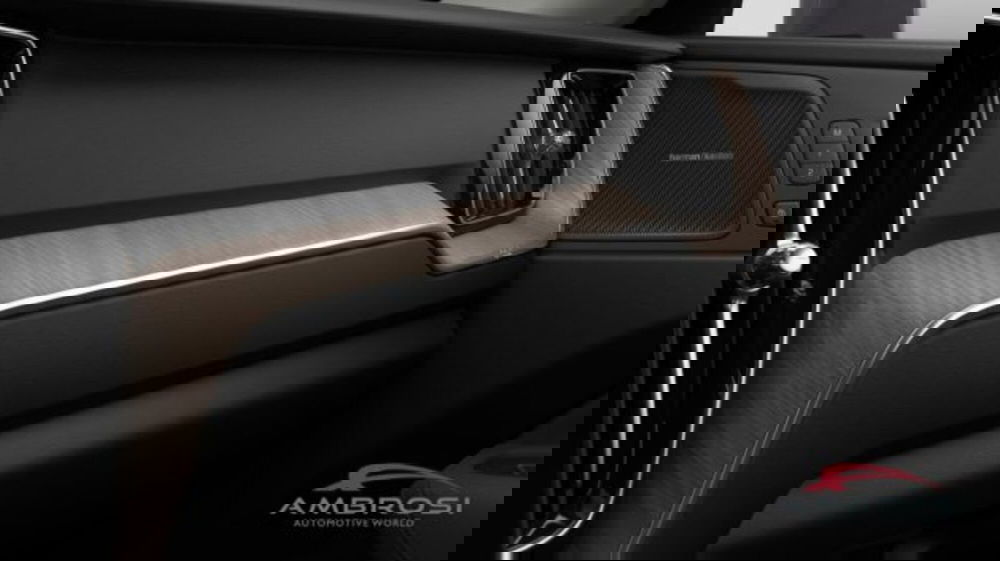 Volvo XC60 nuova a Perugia (14)