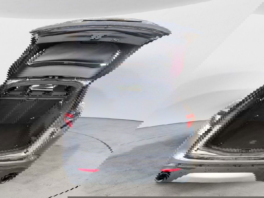 Alfa Romeo Stelvio usata a Salerno (8)