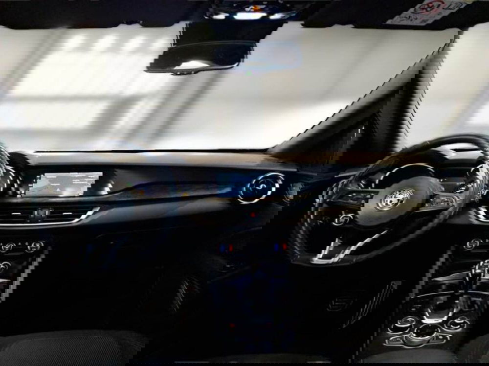 Alfa Romeo Stelvio usata a Salerno (9)