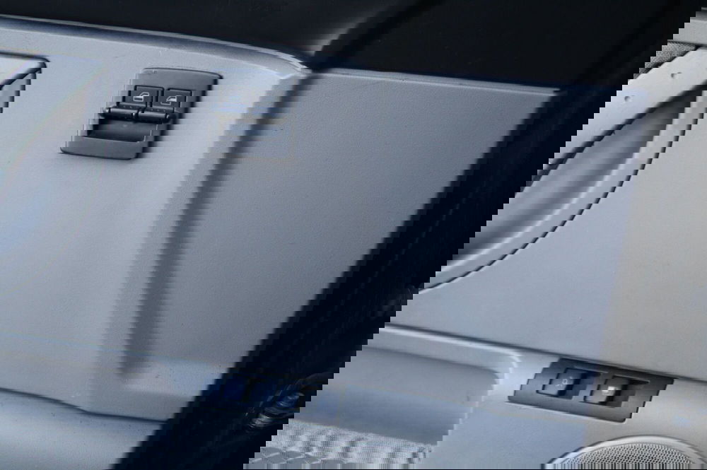 Volkswagen New Beetle usata a Pordenone (11)