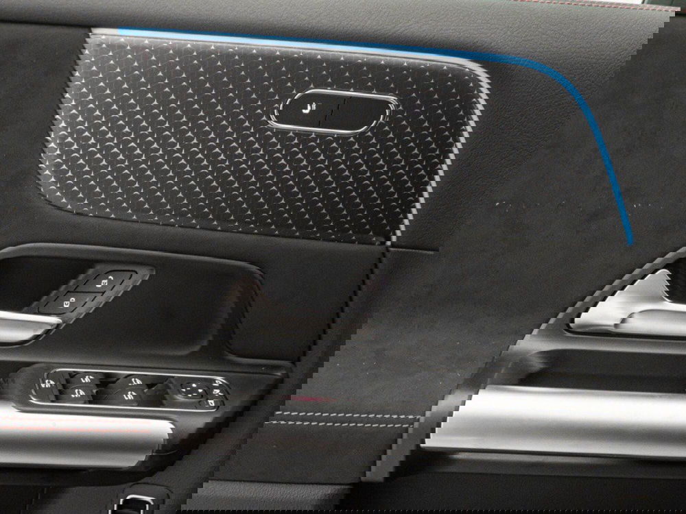 Mercedes-Benz EQA nuova a Macerata (12)