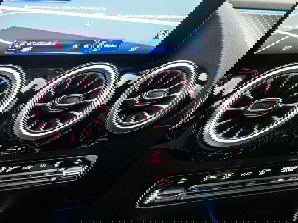 Mercedes-Benz EQA nuova a Macerata (17)