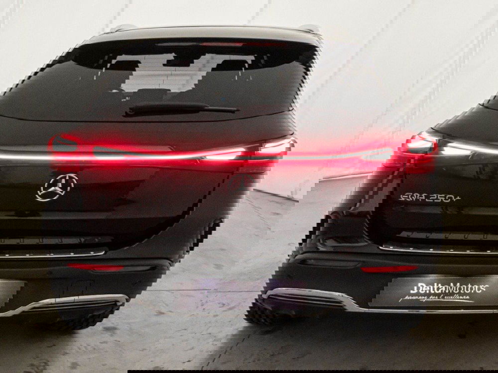 Mercedes-Benz EQA nuova a Macerata (7)