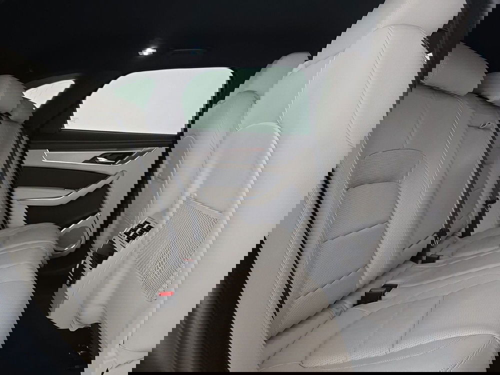 Jaguar F-Pace usata a Alessandria (14)