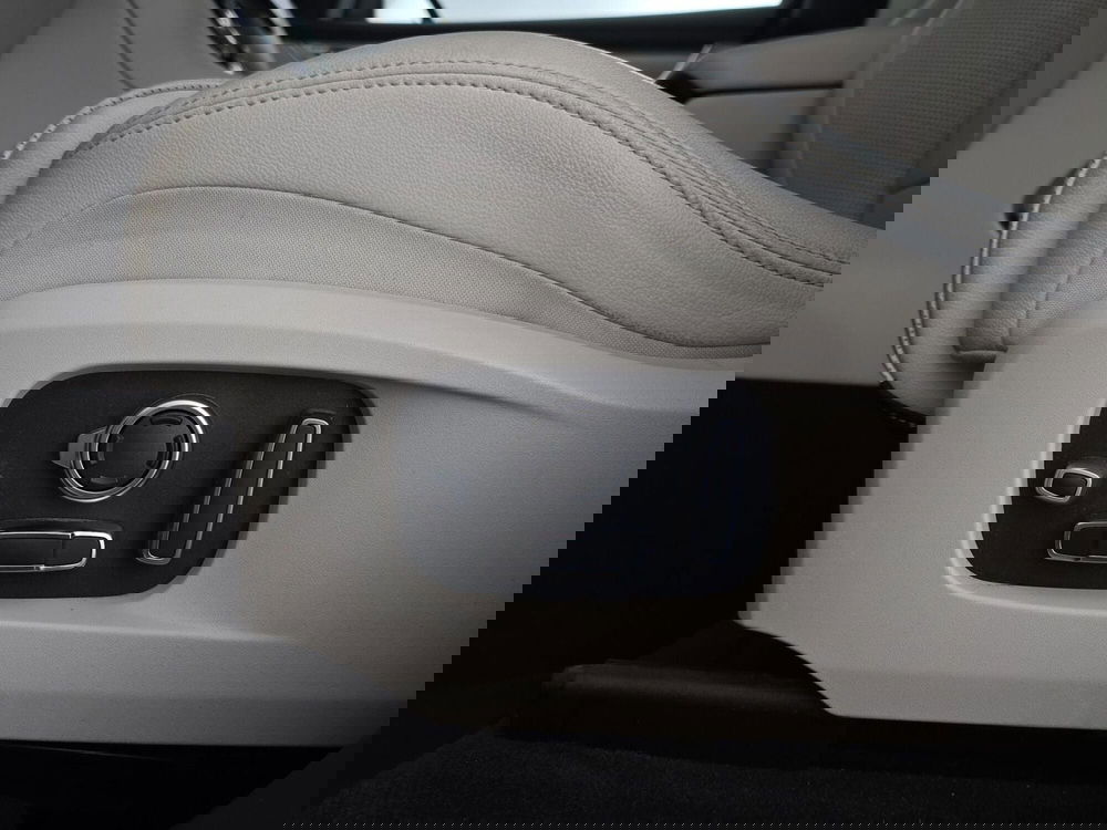 Jaguar F-Pace usata a Alessandria (18)