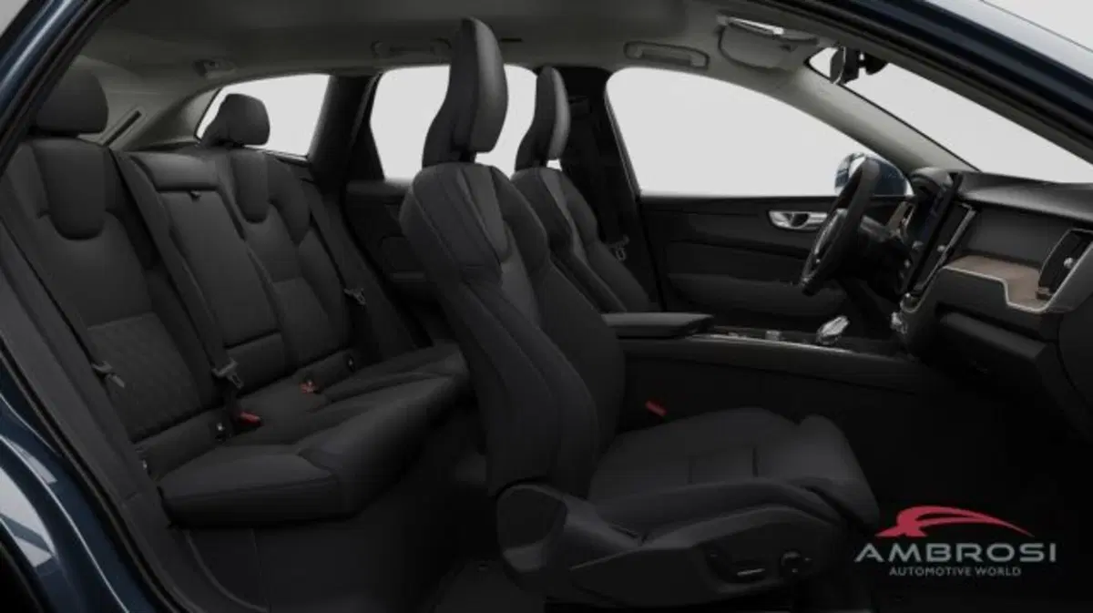 Volvo XC60 nuova a Perugia (7)
