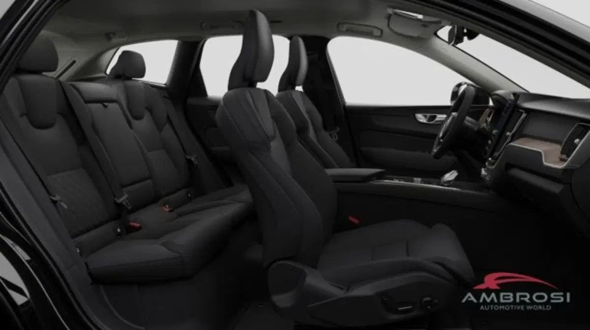 Volvo XC60 nuova a Perugia