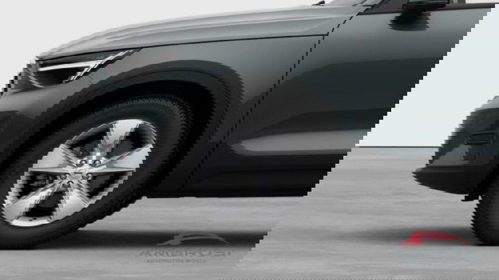 Volvo XC40 nuova a Perugia (9)