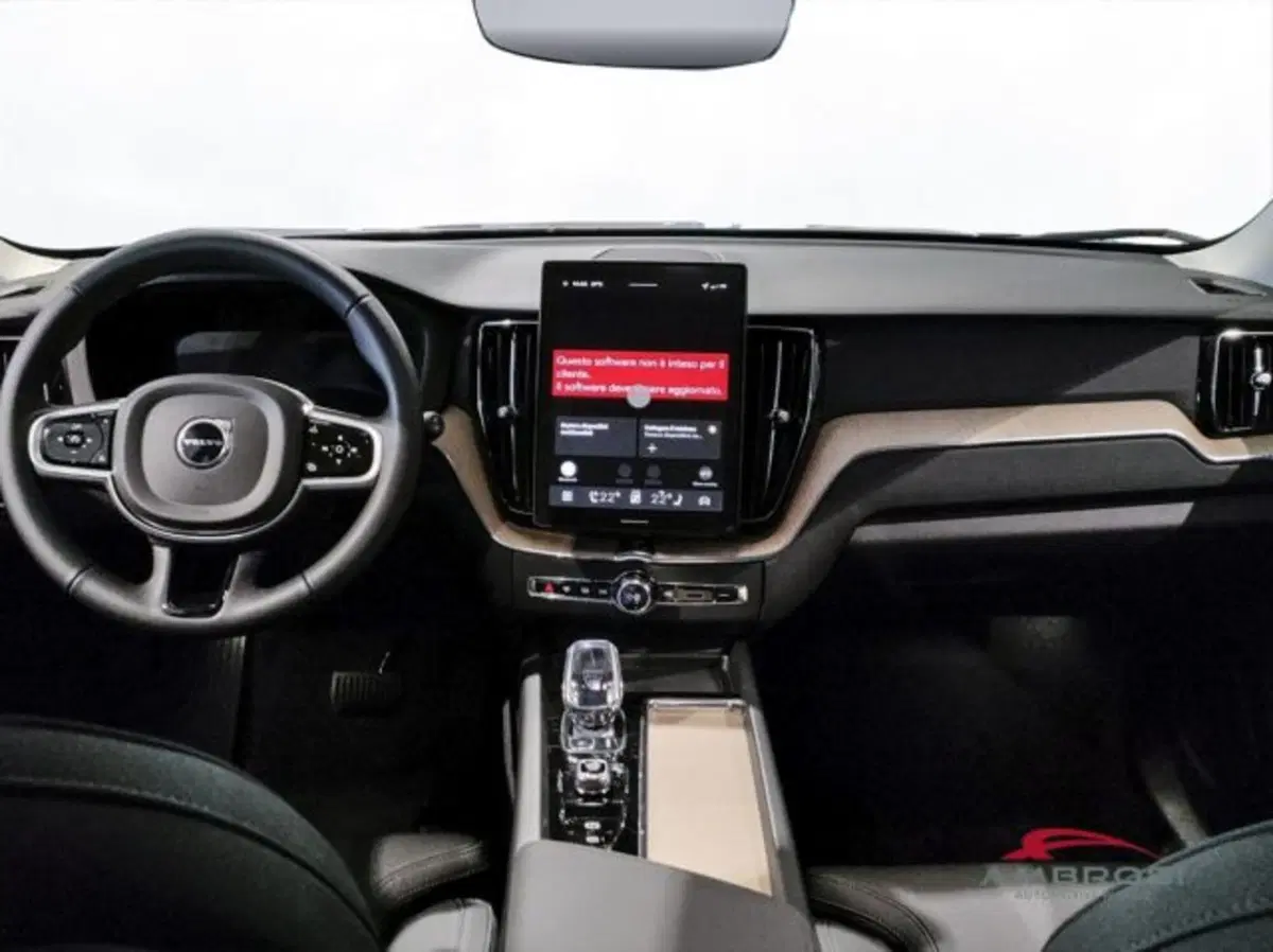 Volvo XC60 nuova a Perugia (12)