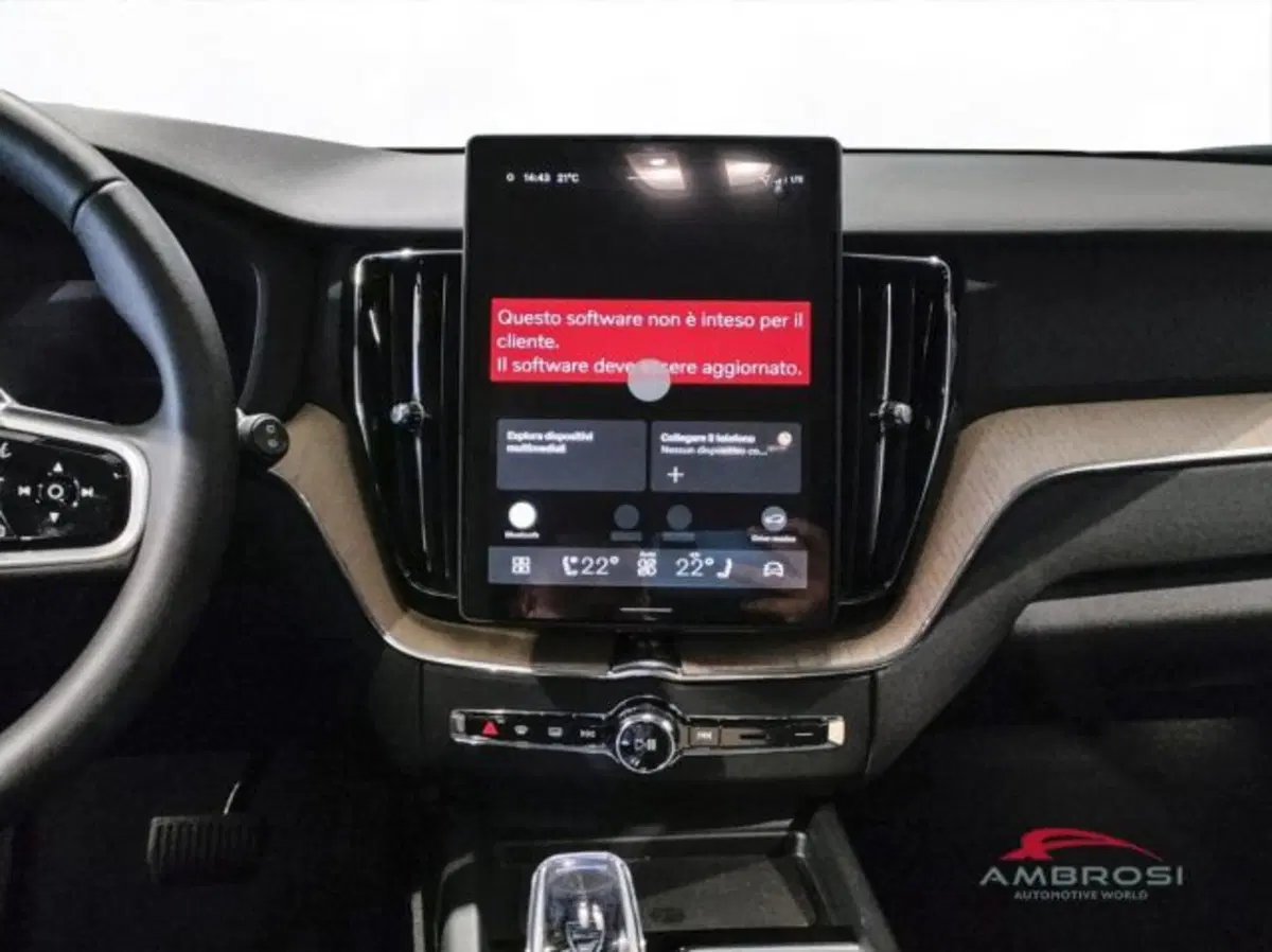 Volvo XC60 nuova a Perugia (13)