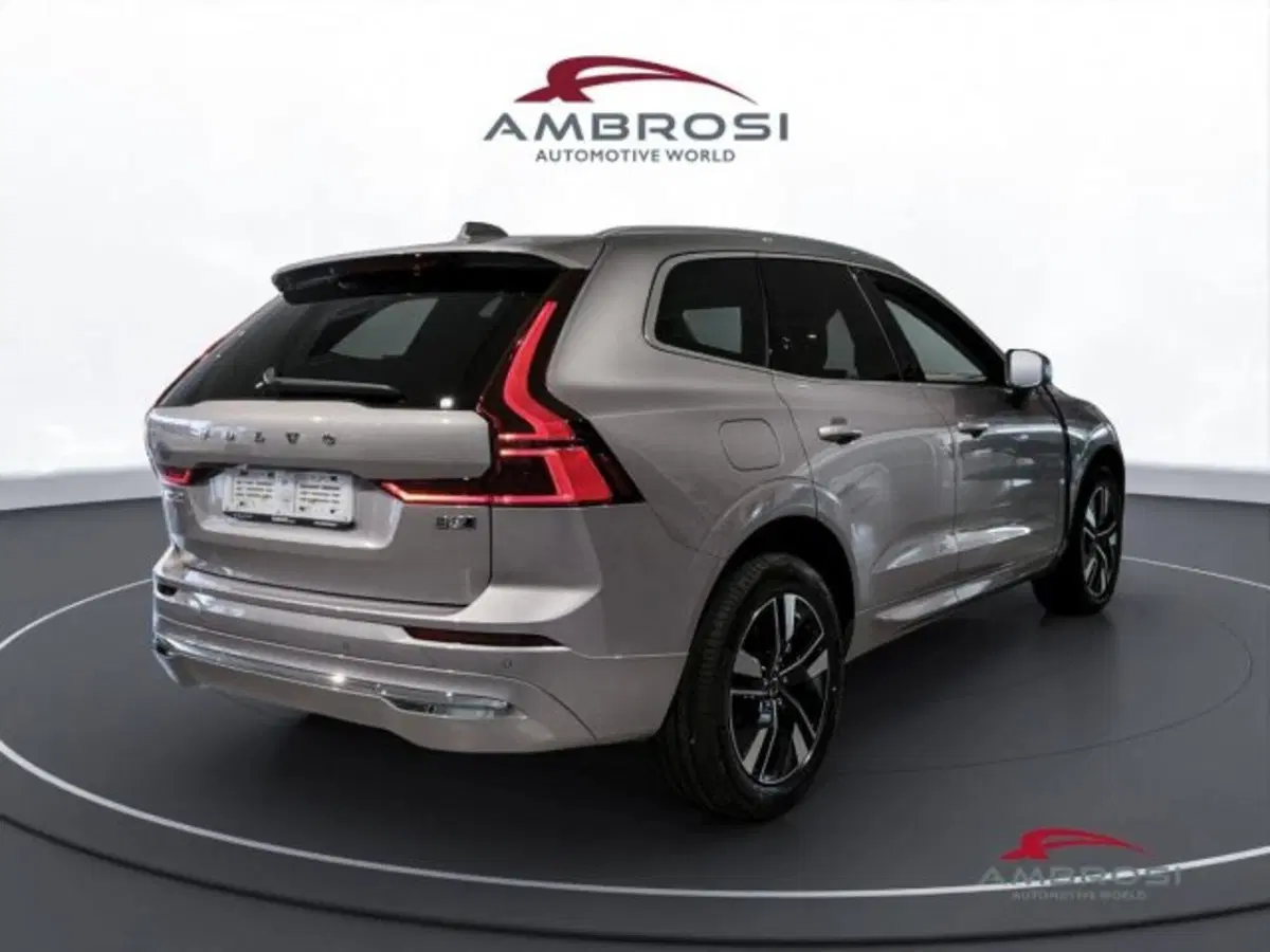 Volvo XC60 nuova a Perugia (3)