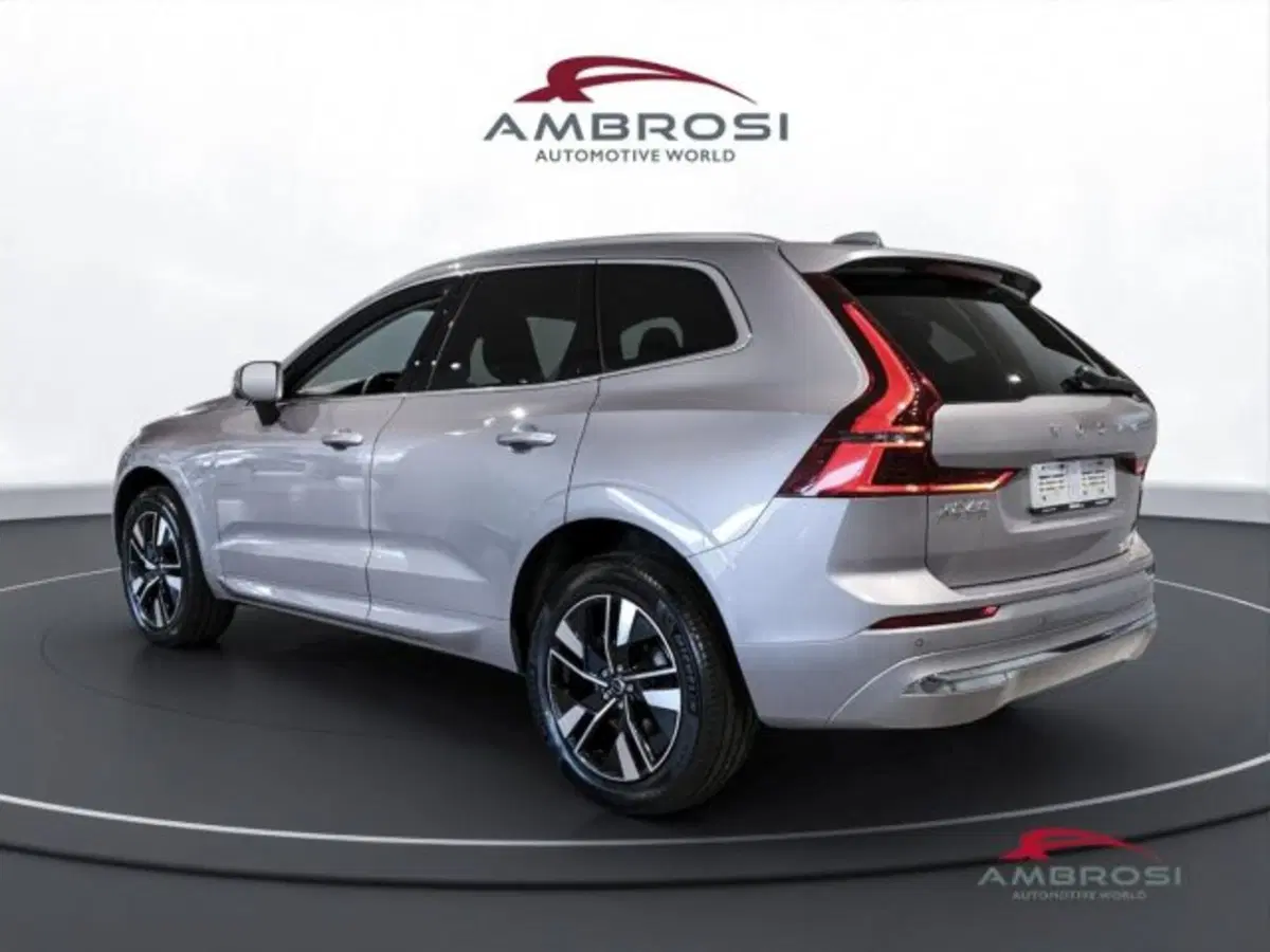 Volvo XC60 nuova a Perugia (4)