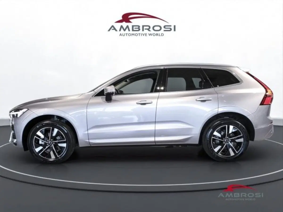 Volvo XC60 nuova a Perugia (5)