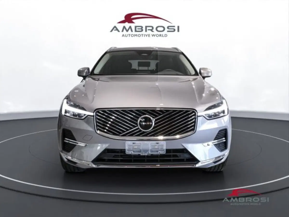 Volvo XC60 nuova a Perugia (6)