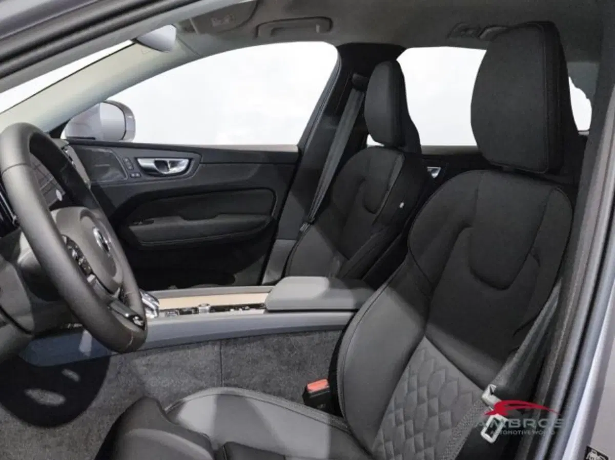 Volvo XC60 nuova a Perugia (8)