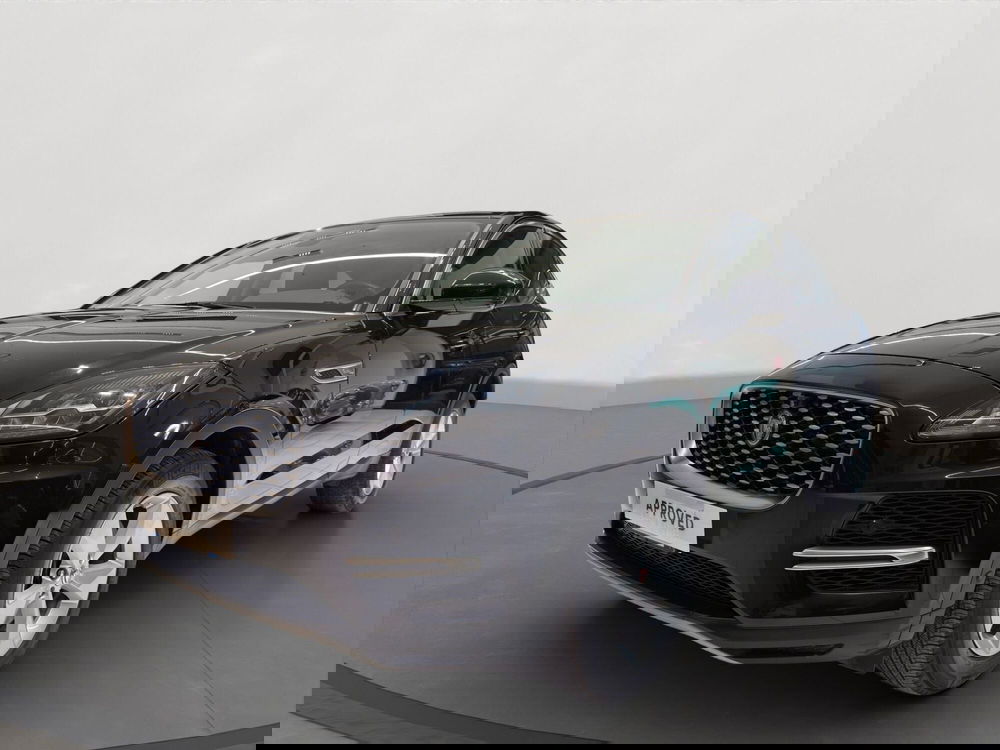 Jaguar E-Pace usata a Latina