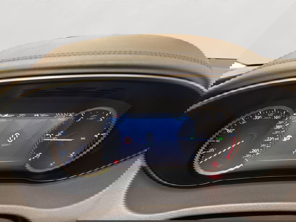 Jaguar E-Pace usata a Latina (10)