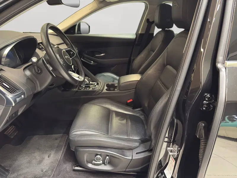 Jaguar E-Pace usata a Latina (11)