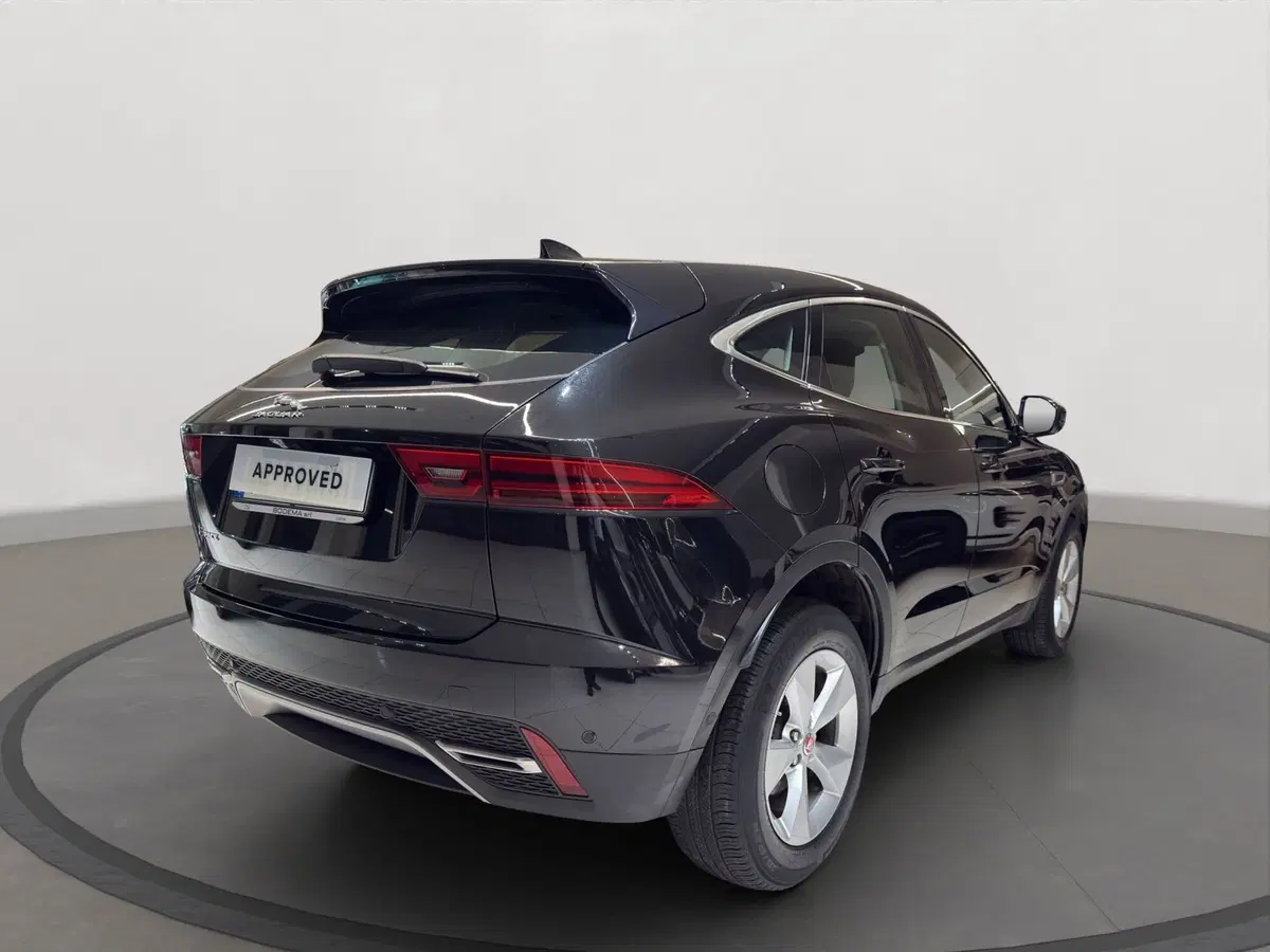 Jaguar E-Pace usata a Latina (2)