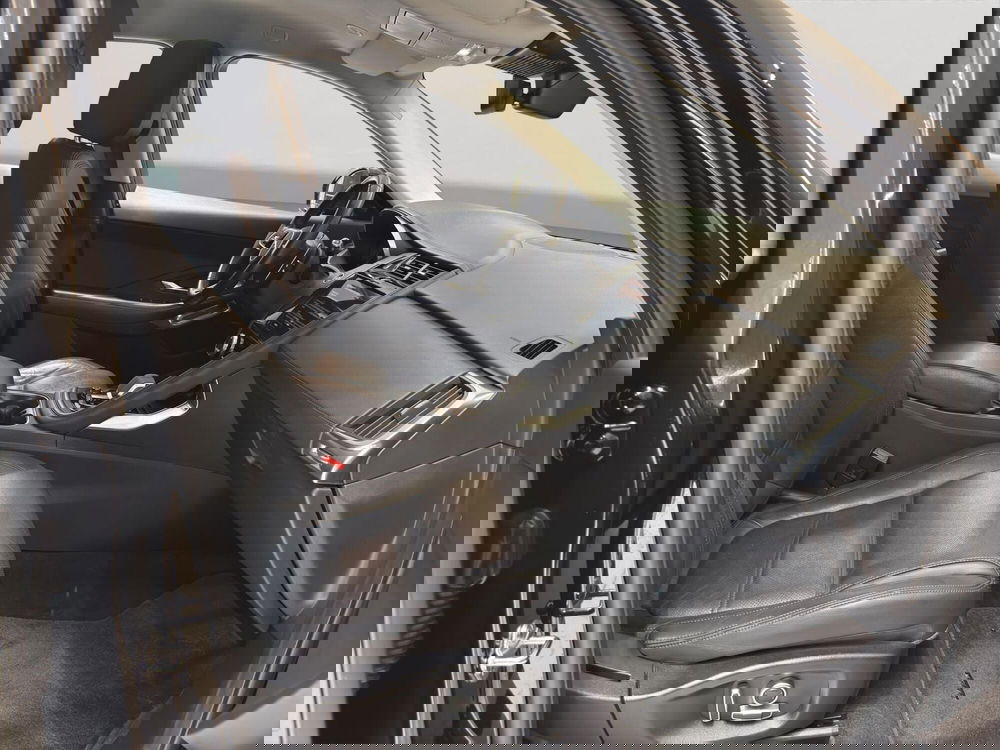 Jaguar E-Pace usata a Latina (3)